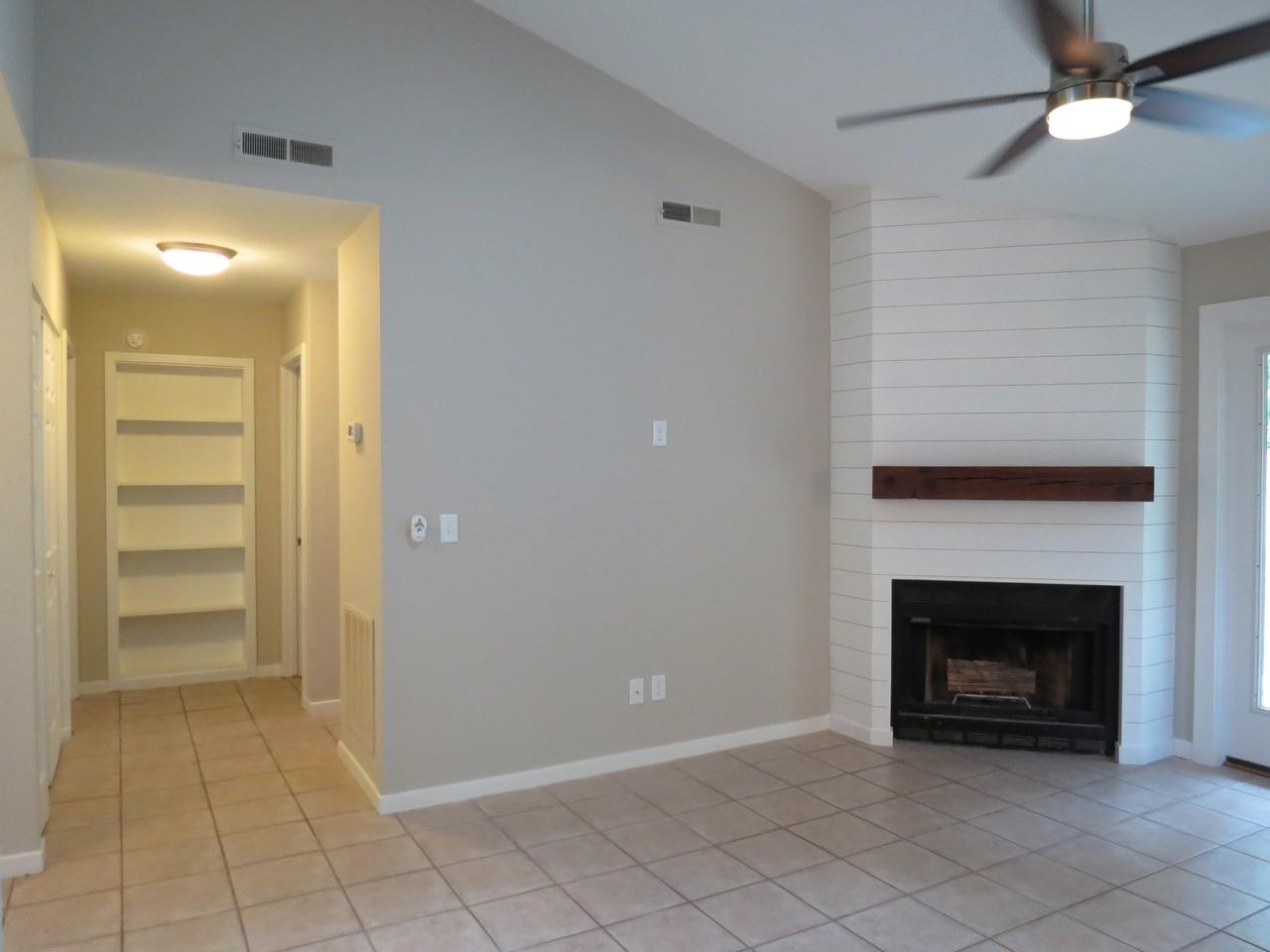 1124 Honeysuckle Ct - Photo 3 of 27