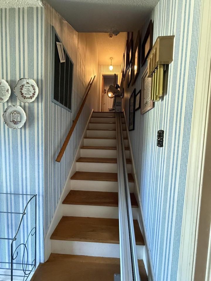 1471 Woodhill Ter - Photo 4 of 20