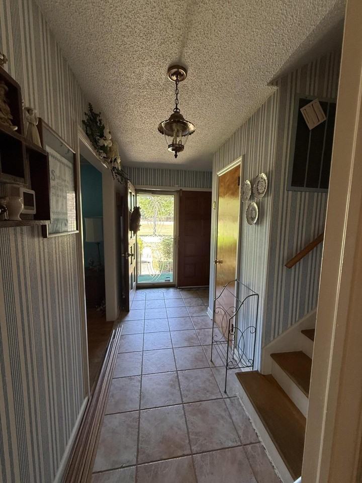1471 Woodhill Ter - Photo 5 of 20