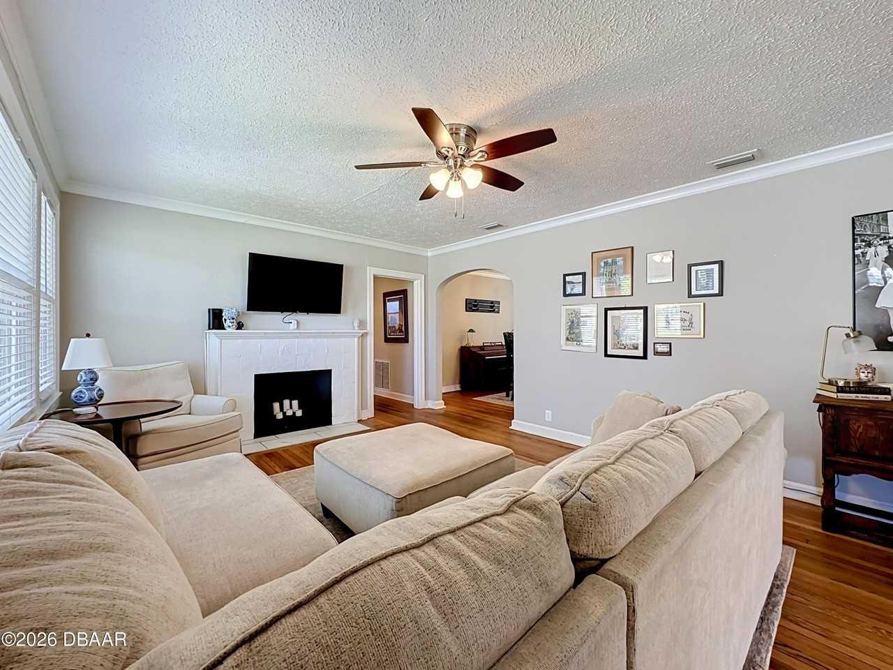 2615 Ridgewood Rd - Photo 7 of 48
