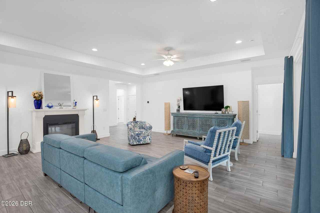 668 Hang Loose Way - Photo 5 of 47
