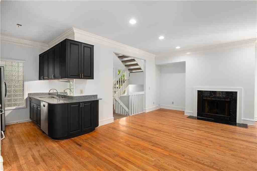 197 5th St Ne - Photo 5 of 35