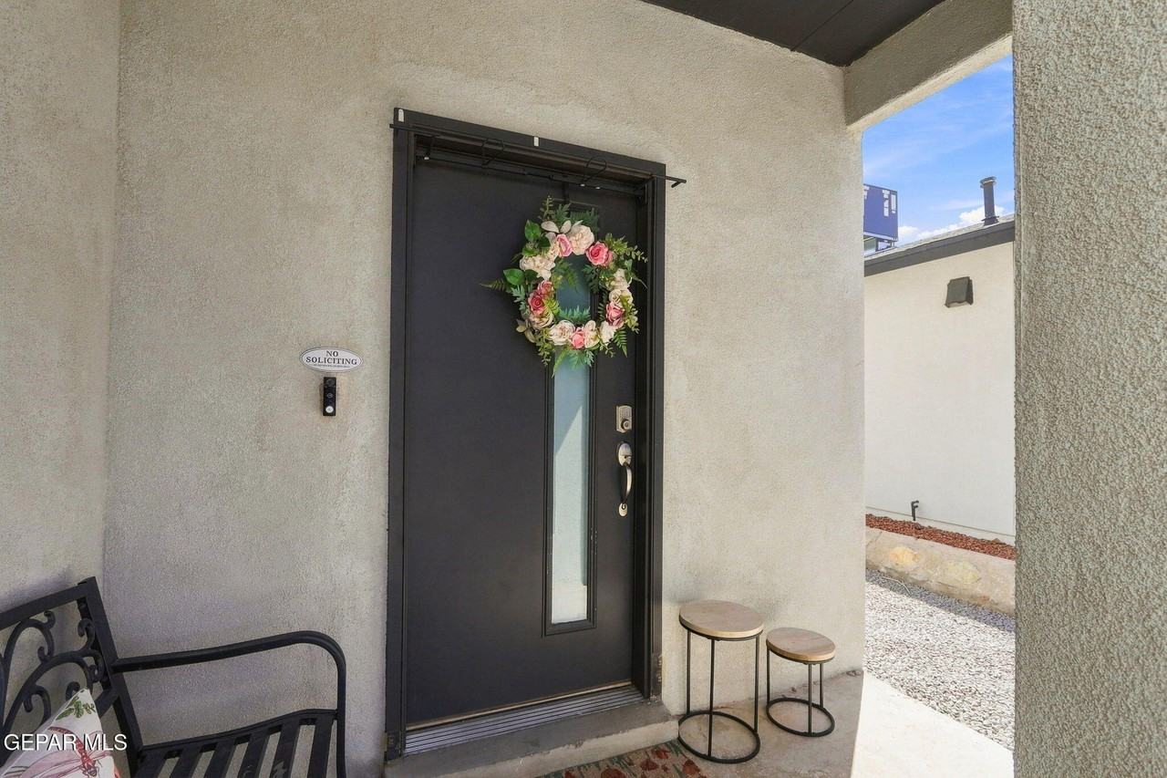 15216 Ambition Ave - Photo 4 of 38