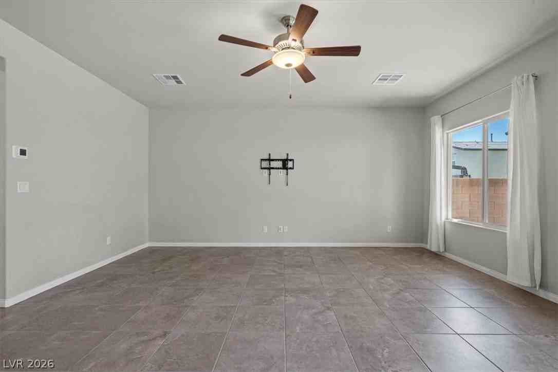 4035 Beech Fern Ave - Photo 5 of 31