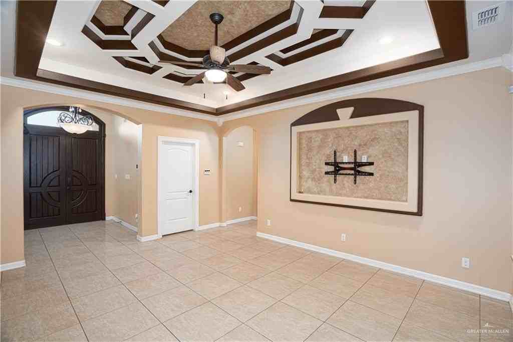 308 Benites St - Photo 6 of 23