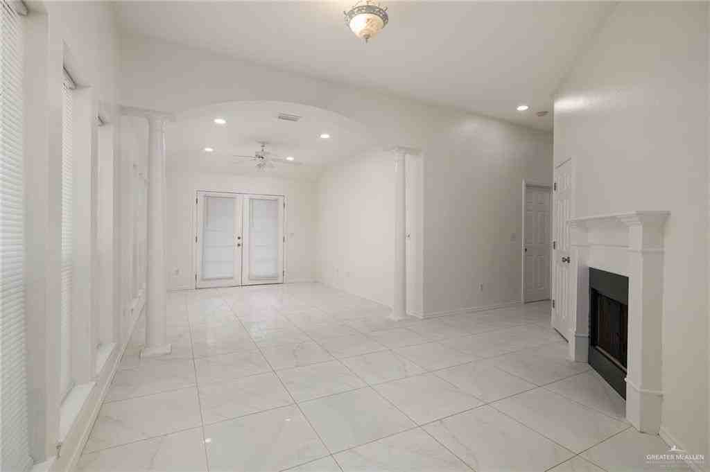 1929 Baylor Ave - Photo 5 of 16