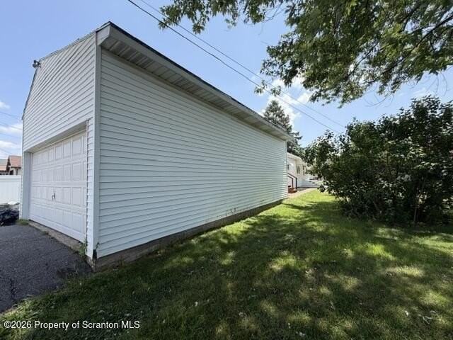 133 Thirwell Ave - Photo 6 of 16
