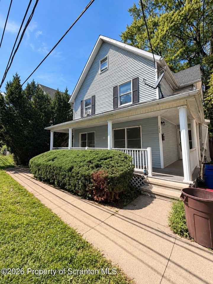 1533 Ross Ave - Photo 2 of 13