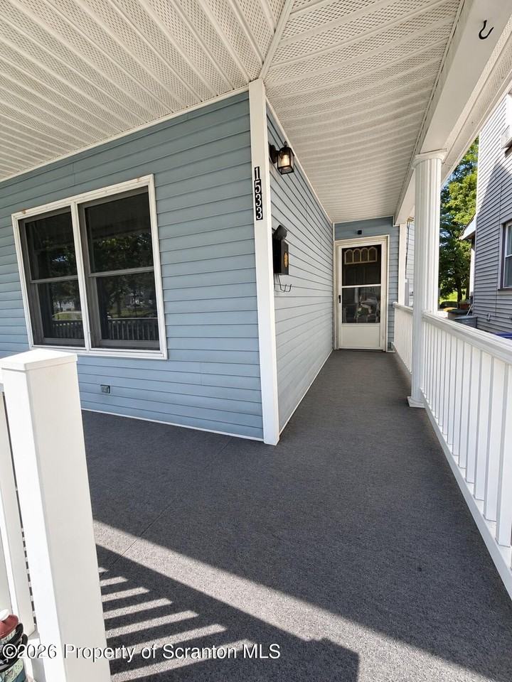 1533 Ross Ave - Photo 3 of 13