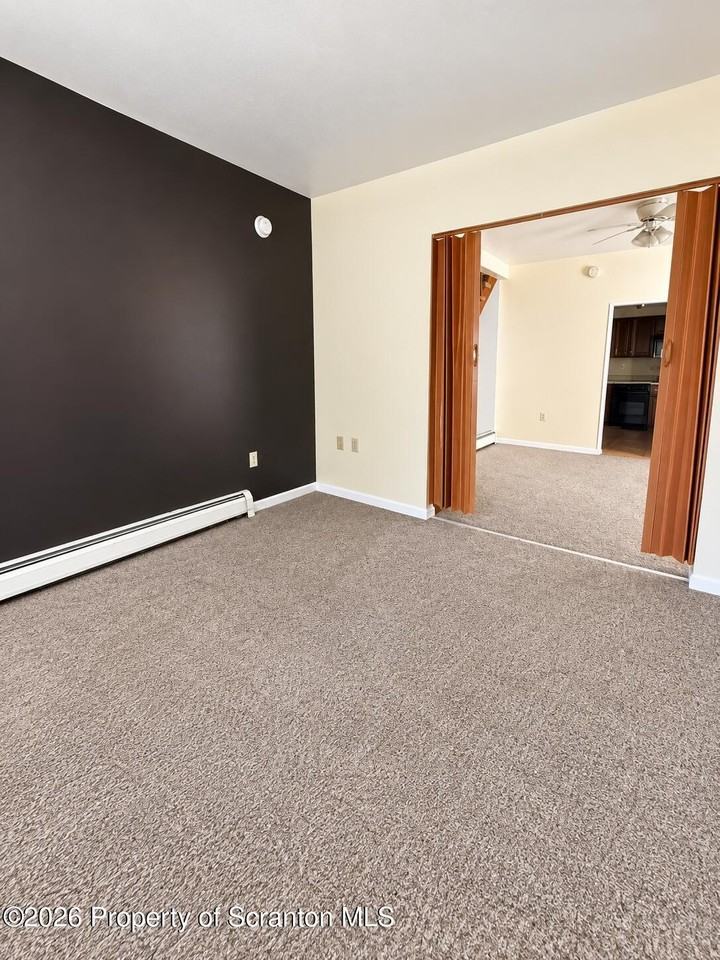 1533 Ross Ave - Photo 7 of 13