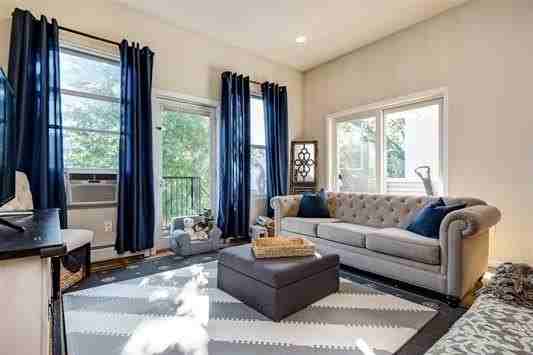 731 Park Ave #C - Photo 2 of 15