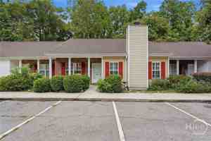 featured image of 19 Chaintree Dr