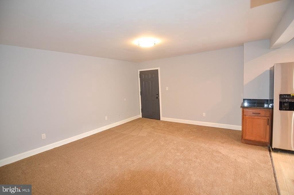 1679 W St Se - Photo 2 of 15
