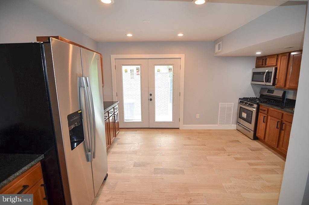 1679 W St Se - Photo 5 of 15