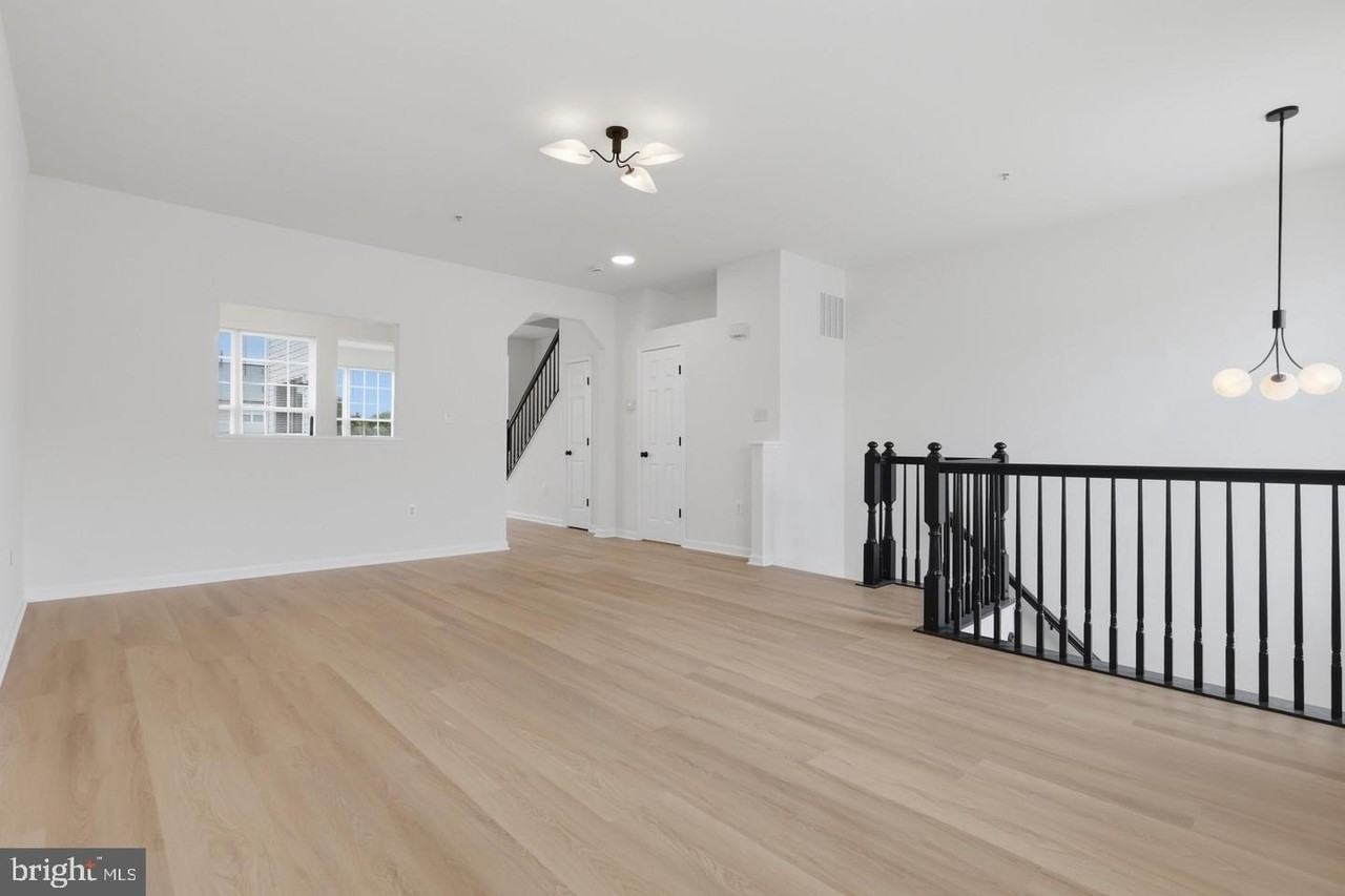 1904 Fieldstone Way - Photo 3 of 31