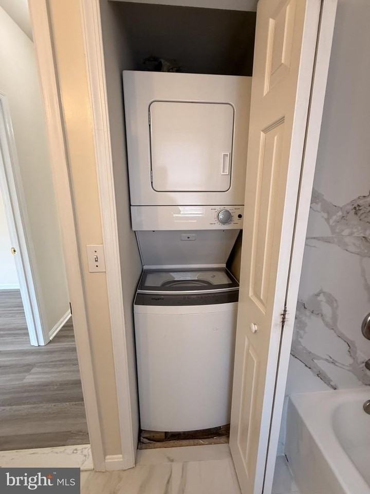 324 TOP FLOOR MAIN ST - Photo 2 of 16