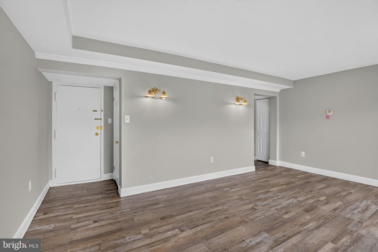 5458 85th Ave - Photo 4 of 15