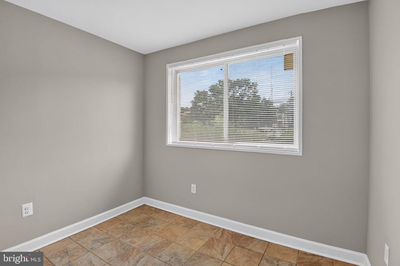 5458 85th Ave - Photo 5 of 15