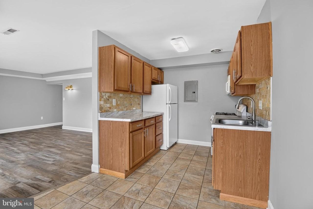 5458 85th Ave - Photo 6 of 15