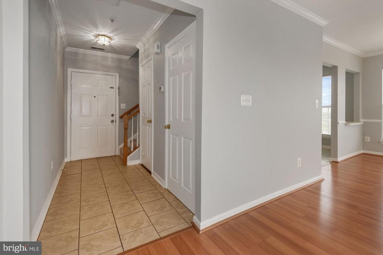 2480 Angeline Dr - Photo 6 of 31
