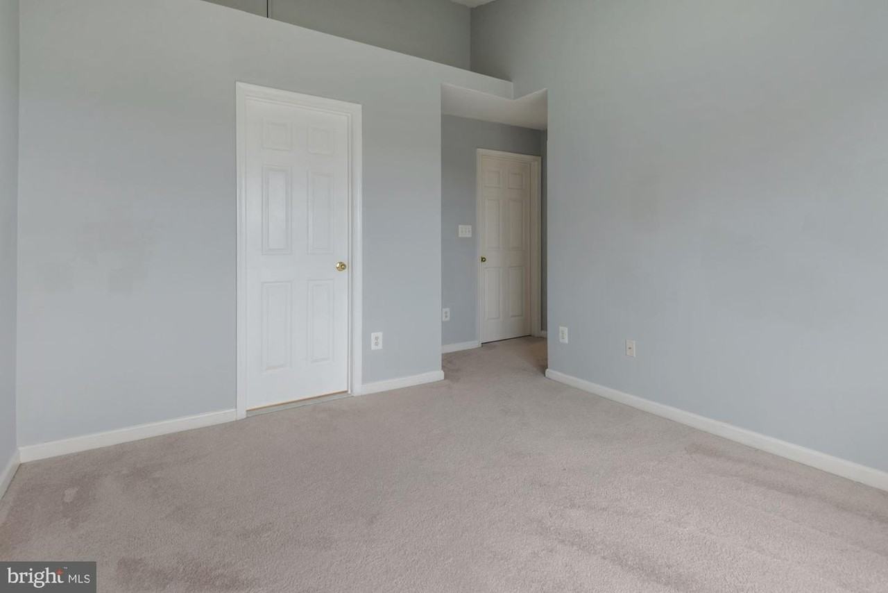 2480 Angeline Dr - Photo 7 of 31