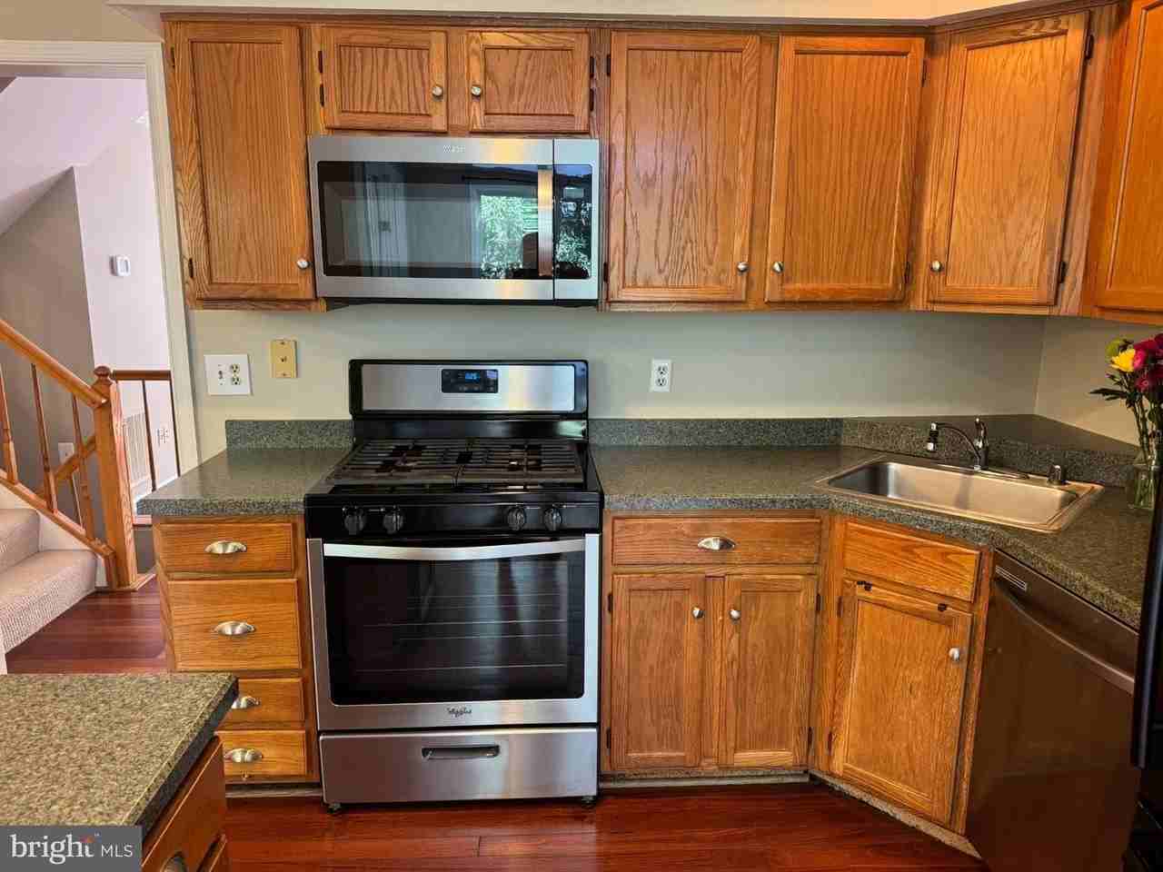 6064 Clay Spur Ct - Photo 3 of 15