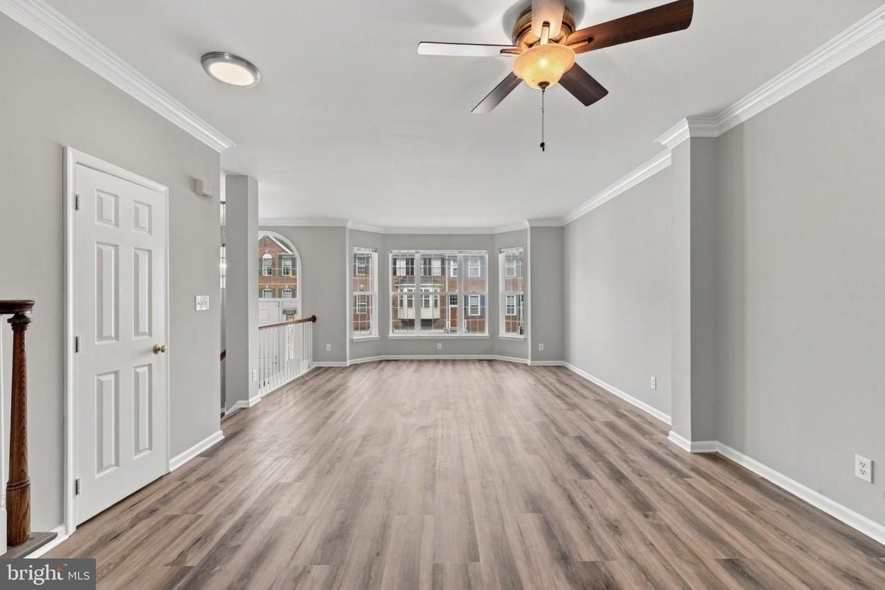 165 Spencer Ter Se - Photo 6 of 50
