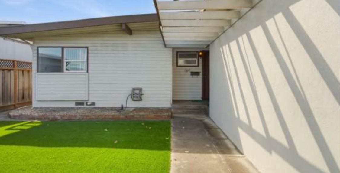1364 Claudia Ave - Photo 3 of 7