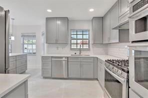 2410 Nw 137th Ter - Photo 3 of 8