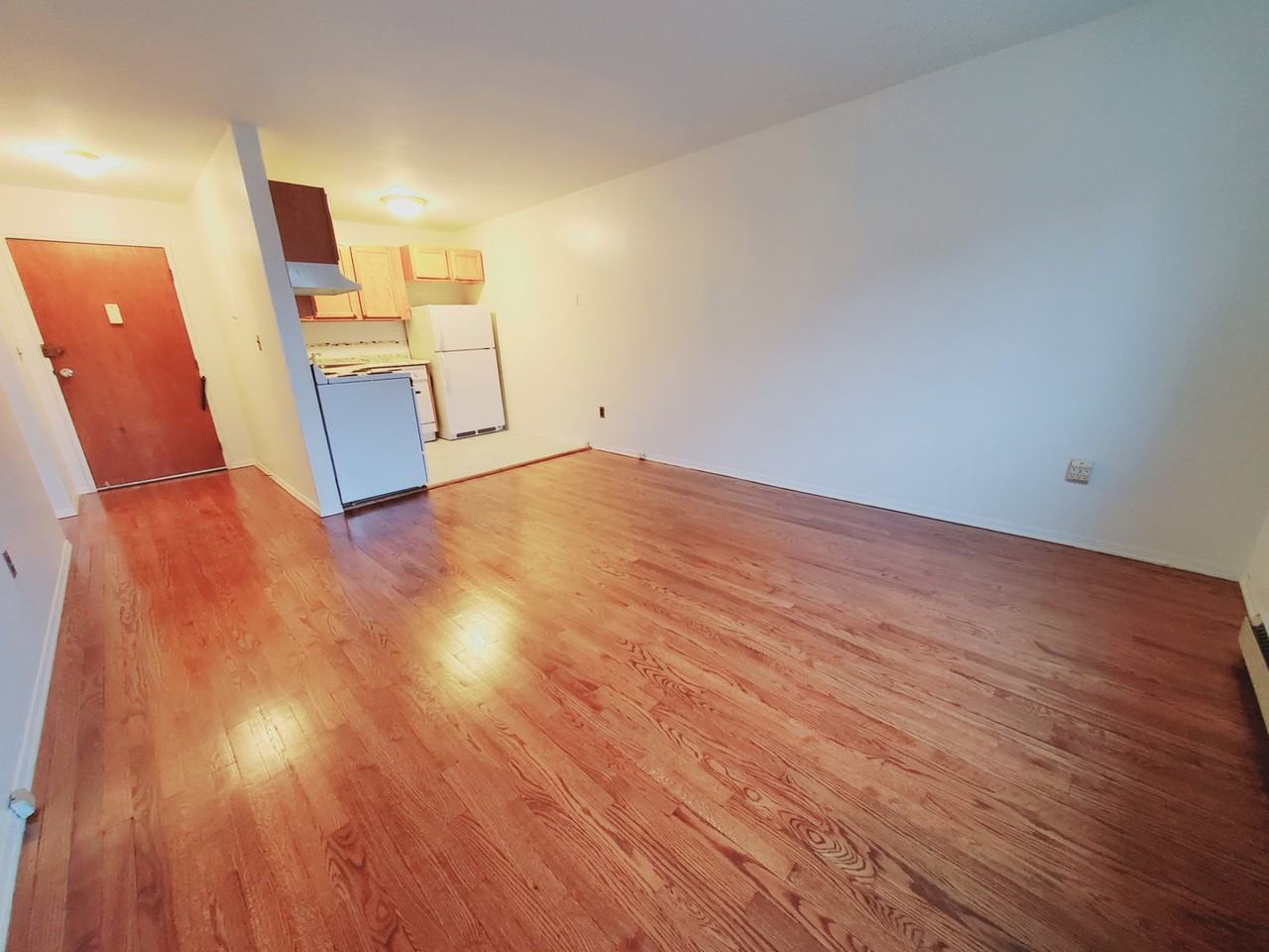 33 Lindale St #7 - Photo 2 of 3