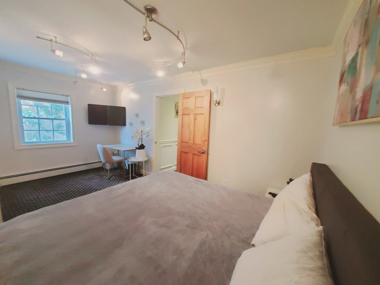 398 Courtland Ave #C - Photo 7 of 8