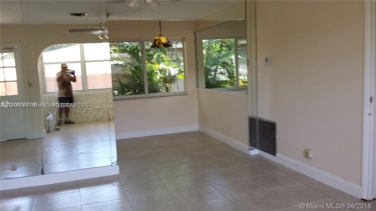 1926 Rodman St #2 - Photo 2 of 9