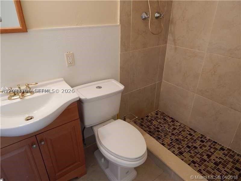 1926 Rodman St #2 - Photo 5 of 9