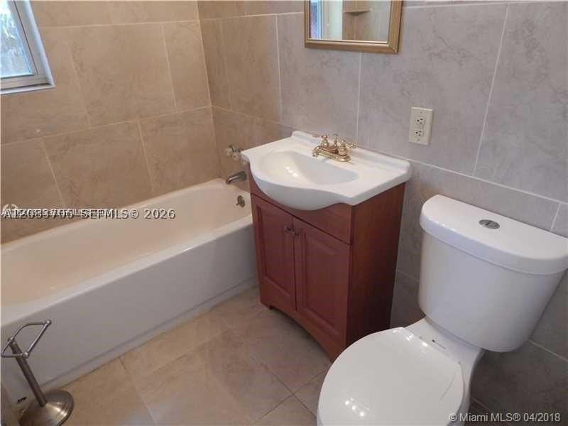 1926 Rodman St #2 - Photo 6 of 9