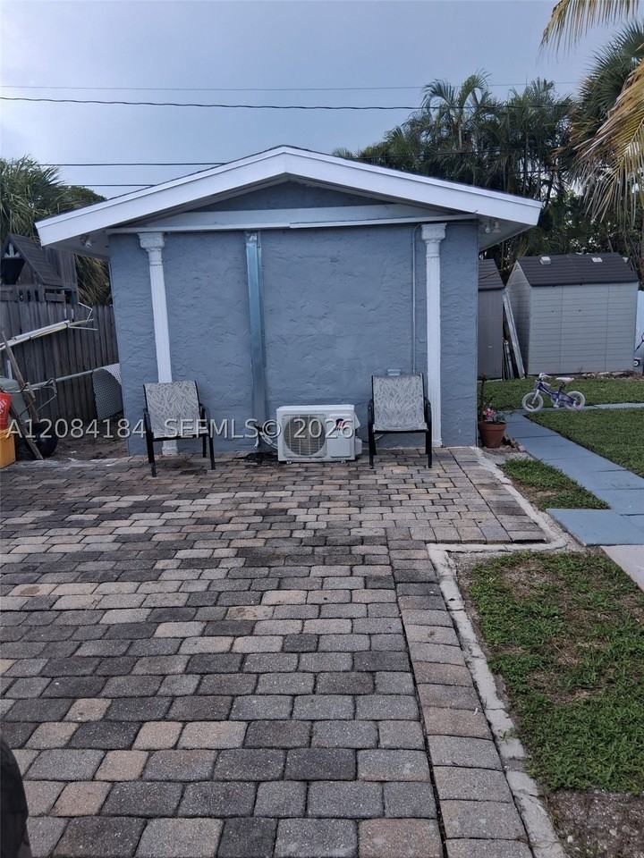 137 Abaco Dr #1 - Photo 3 of 20