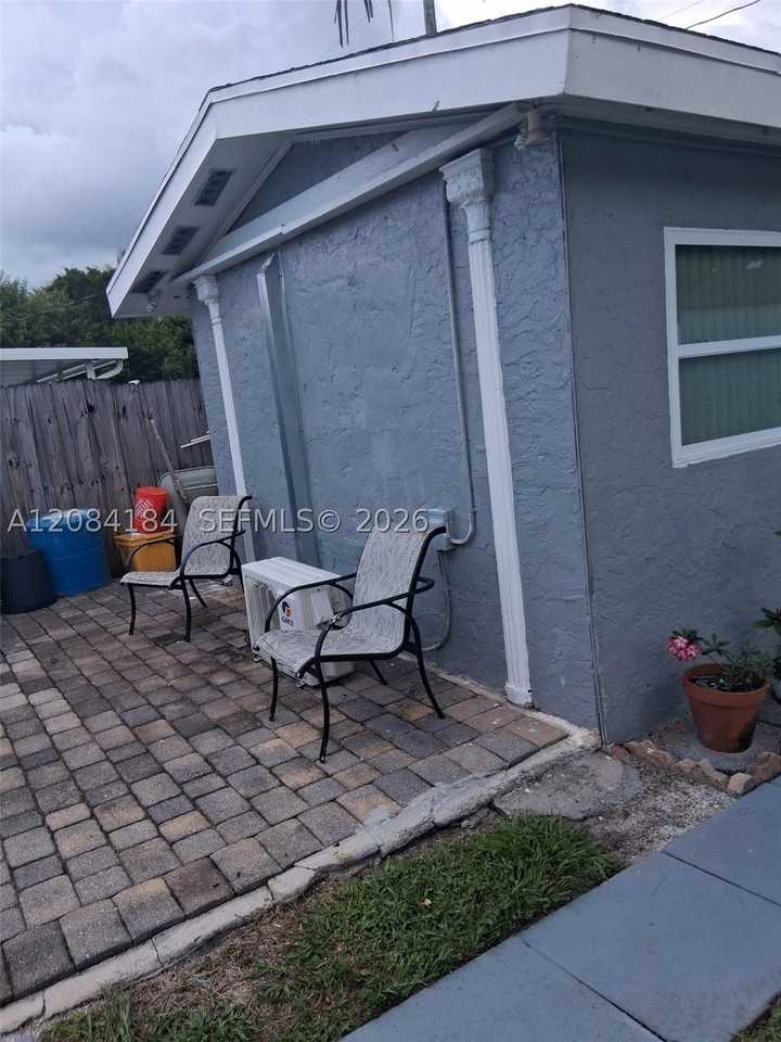 137 Abaco Dr #1 - Photo 5 of 20