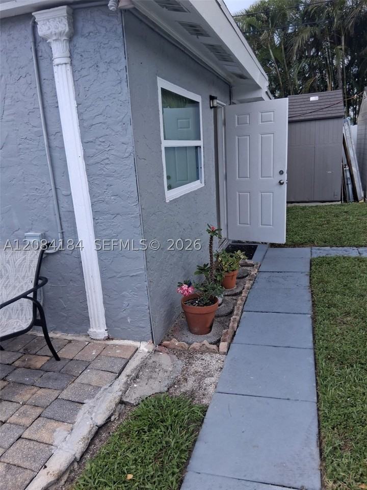 137 Abaco Dr #1 - Photo 7 of 20