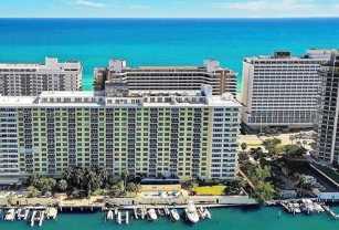 5600 Collins Ave #14D - Photo 1 of 1
