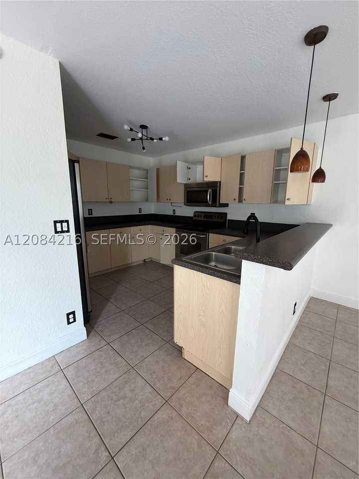 6714 Nw 39th Ln #0 - Photo 4 of 17