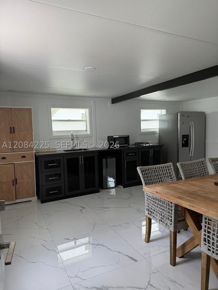 1148 Grandview Cir - Photo 6 of 32