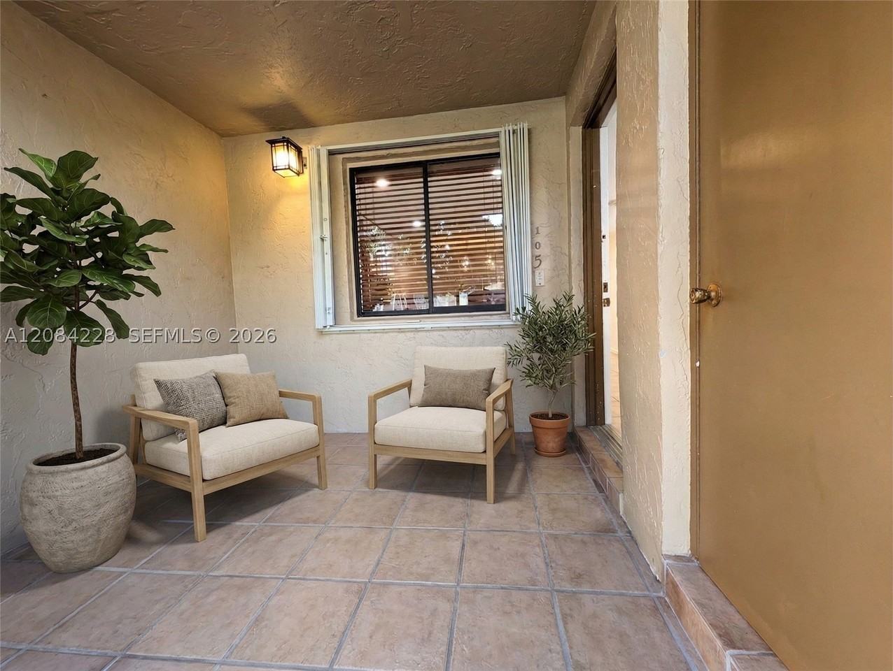 310 Lakeview Dr #105 - Photo 3 of 42