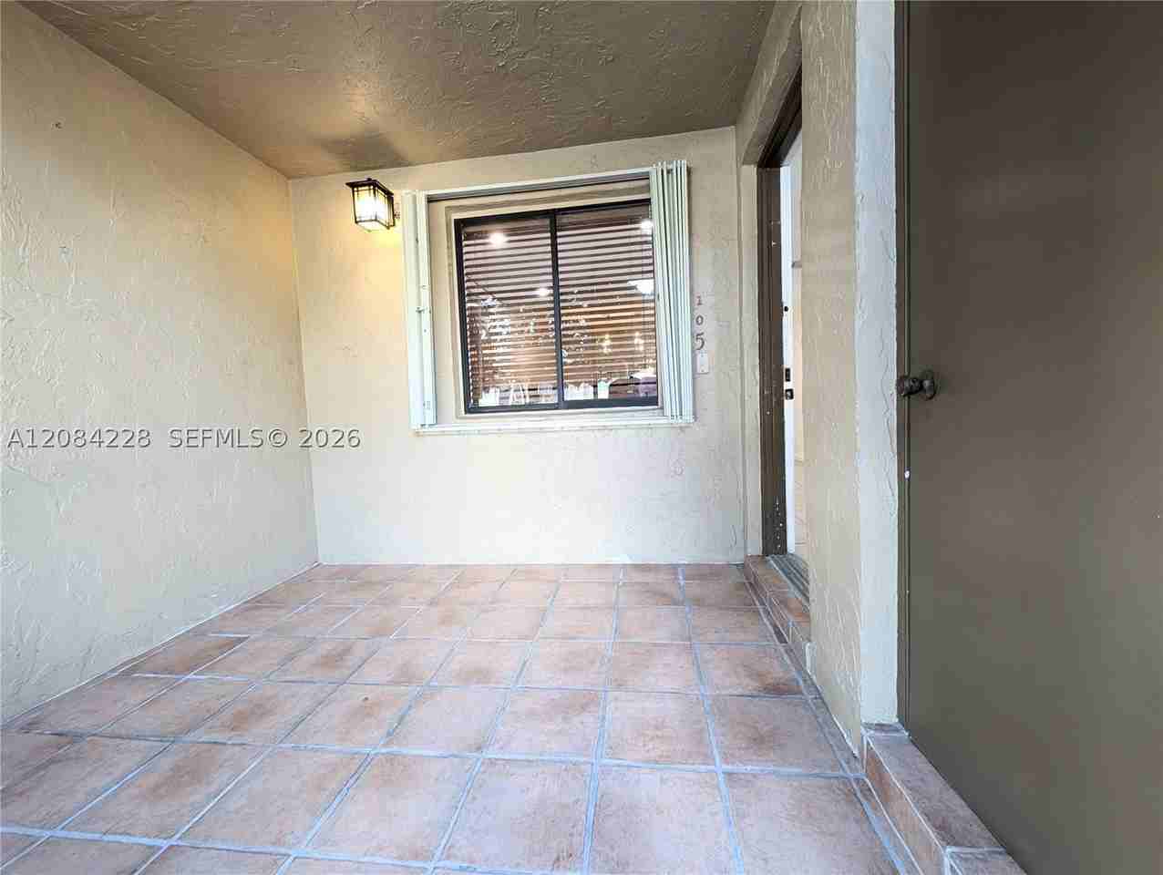 310 Lakeview Dr #105 - Photo 4 of 42