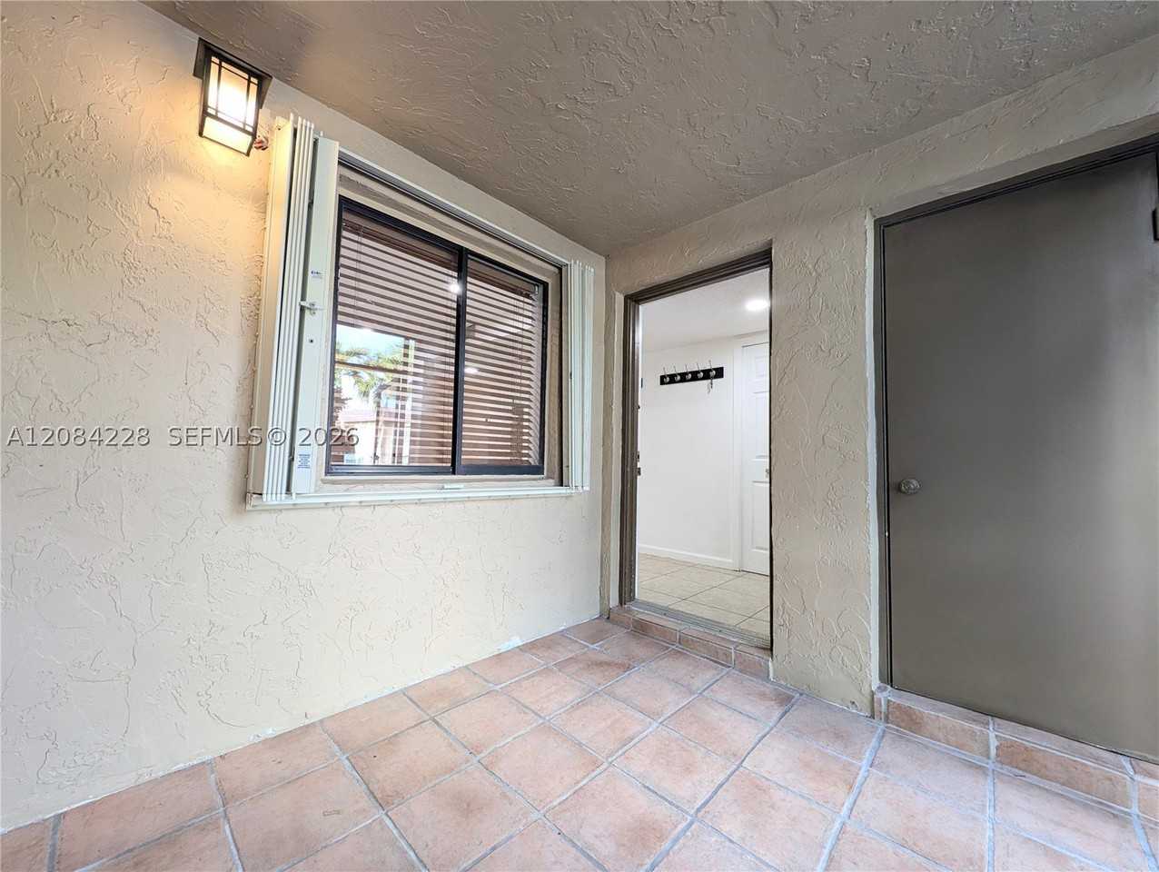 310 Lakeview Dr #105 - Photo 5 of 42