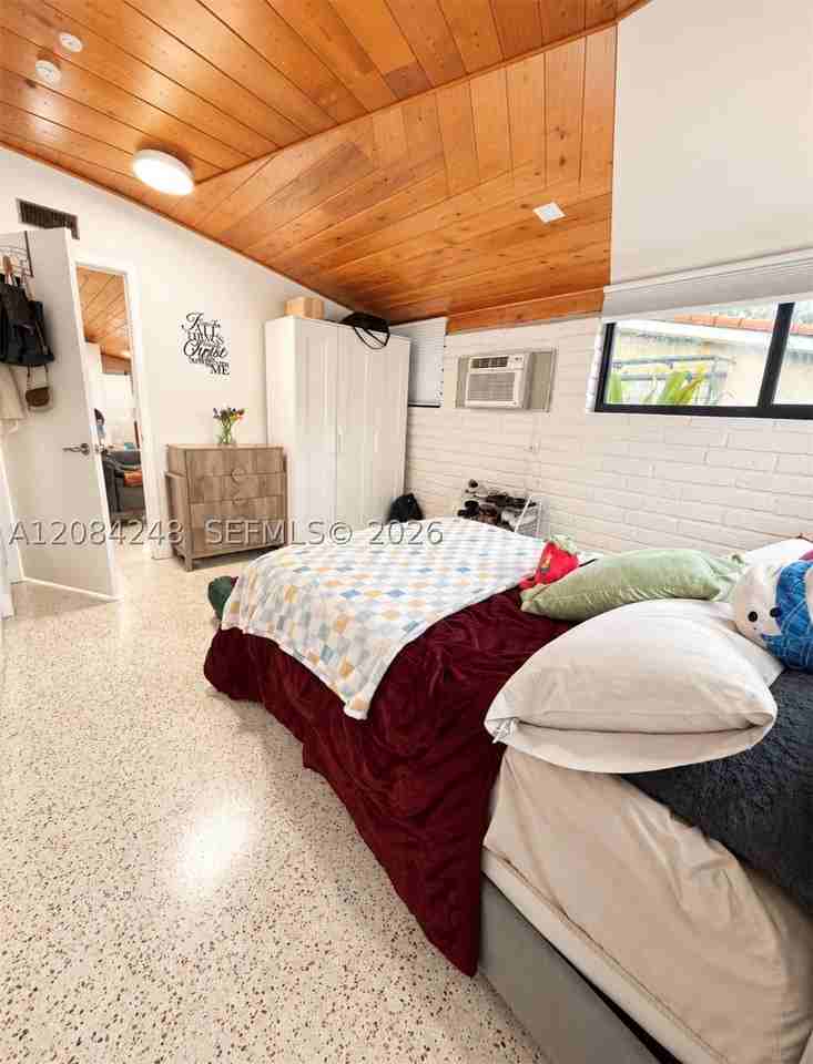 311 Nw 56th Ave #B - Photo 3 of 12