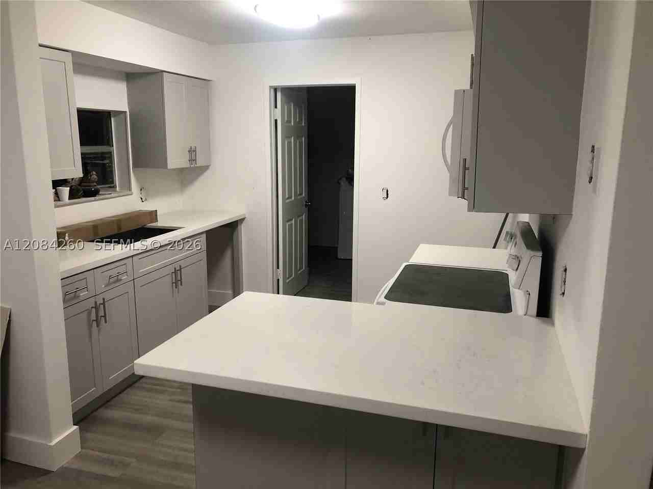 5001 Sw 94th Way - Photo 5 of 25