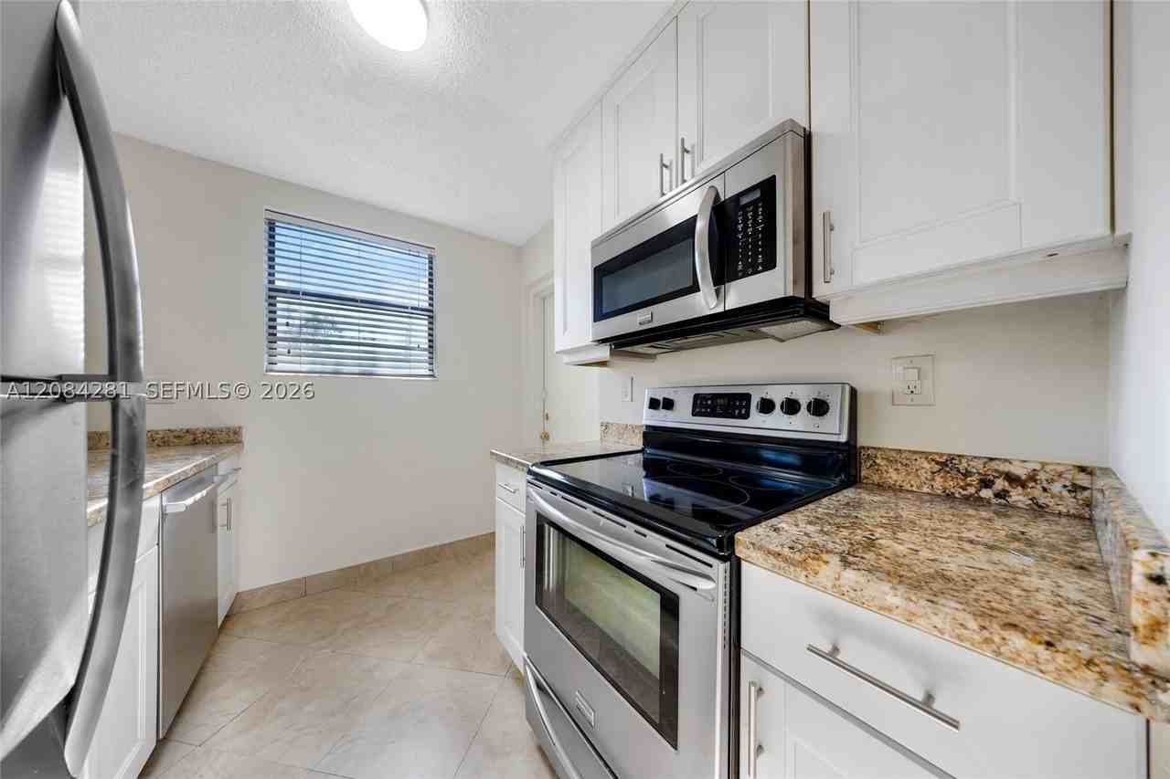 230 Canal St #202 - Photo 3 of 29