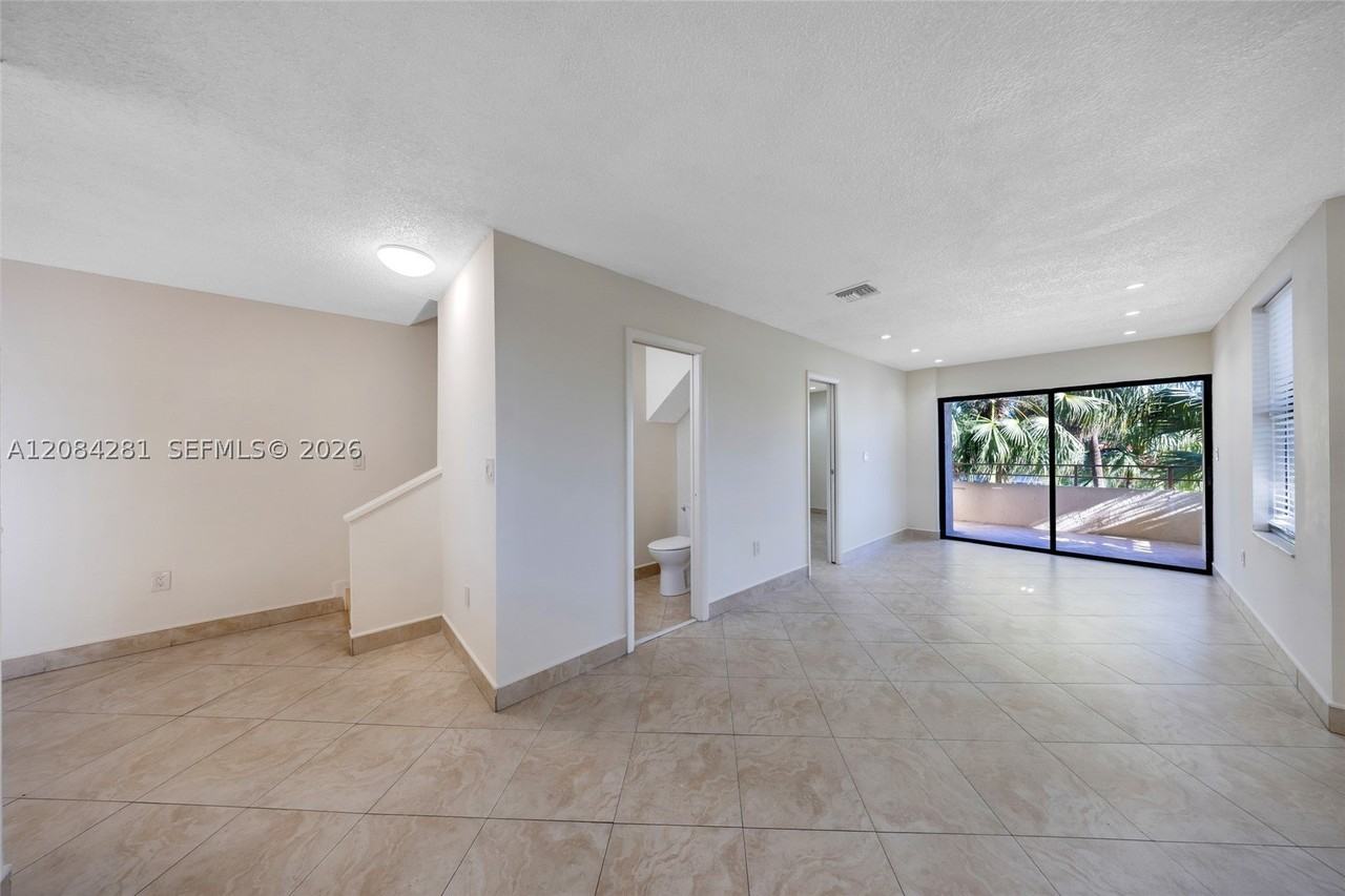 230 Canal St #202 - Photo 6 of 29