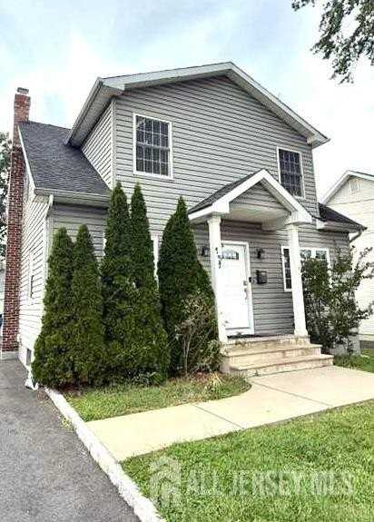 131 Amherst Ave - Photo 2 of 26