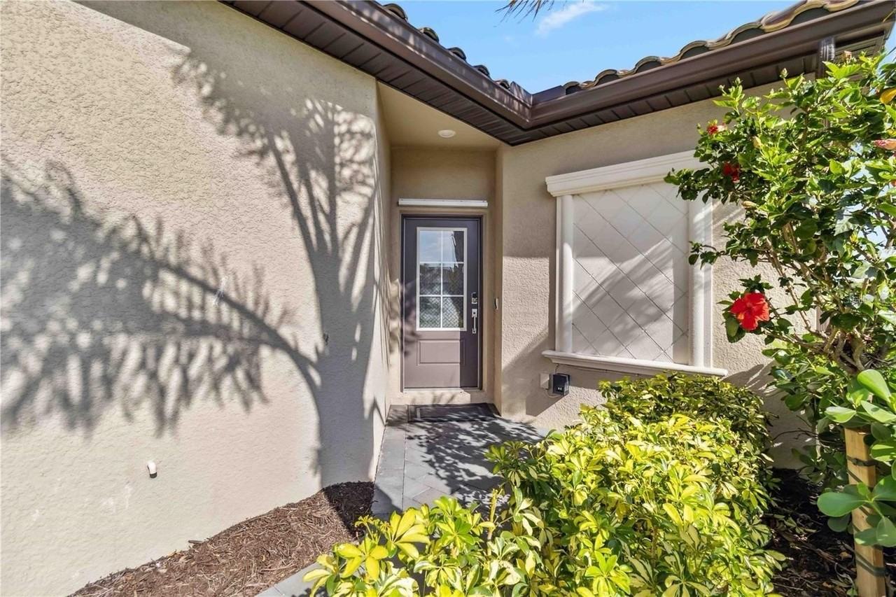15941 Clear Skies Pl - Photo 4 of 48