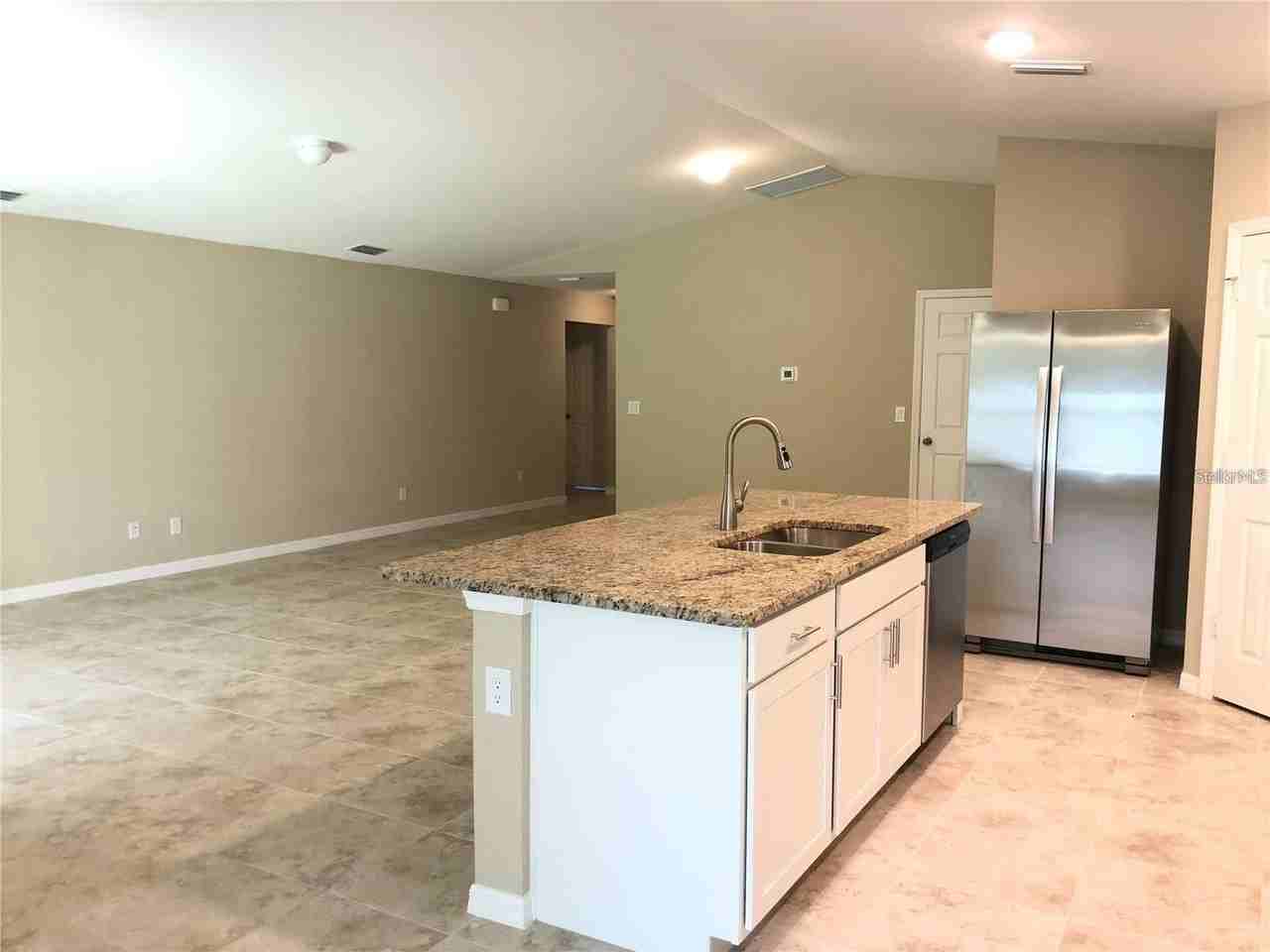 1546 Glenan Rd - Photo 4 of 9
